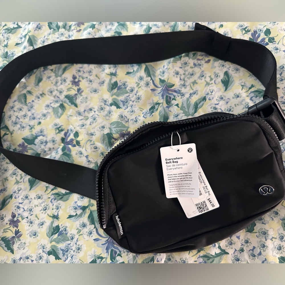 NWT Lululemon belt bag